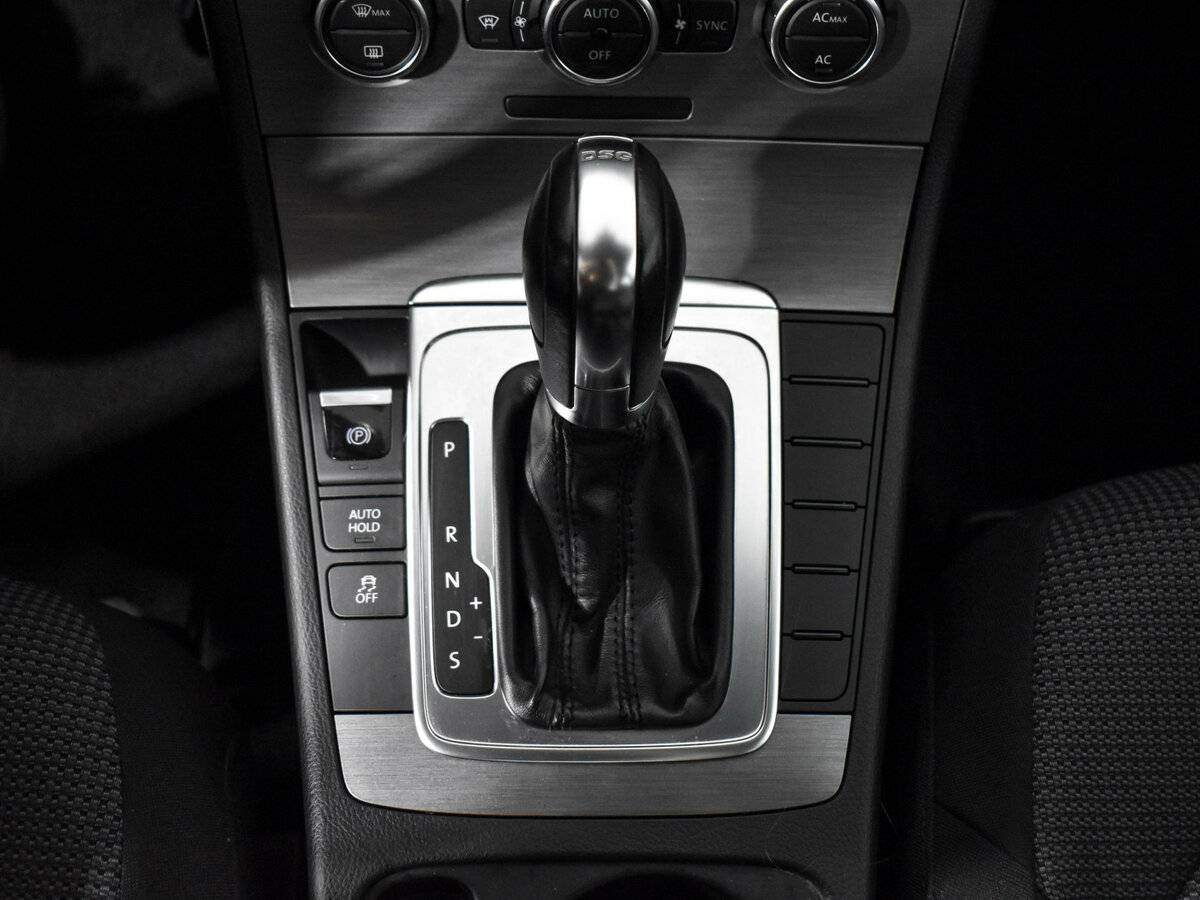Купить Volkswagen Passat с пробегом. Фото: #9