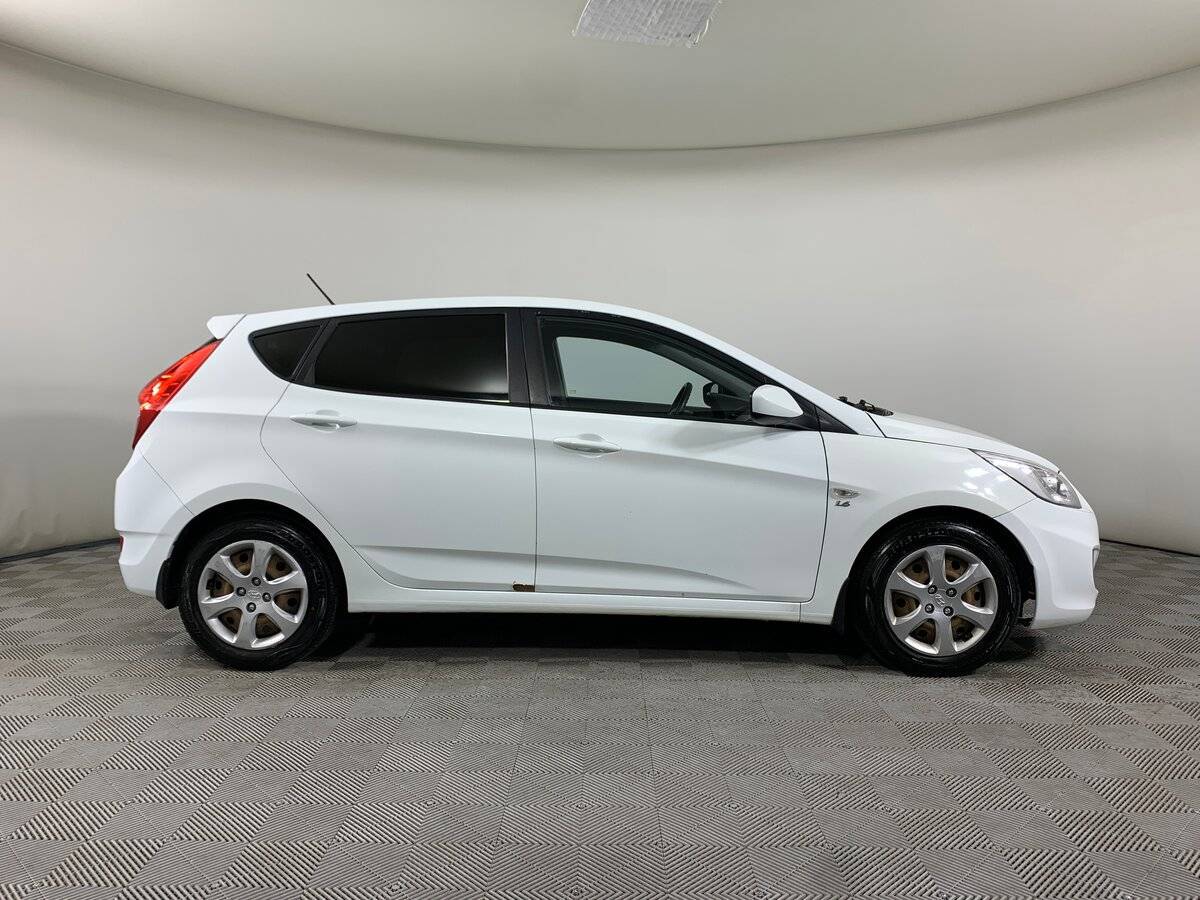 Купить Hyundai Solaris с пробегом. Фото: #3