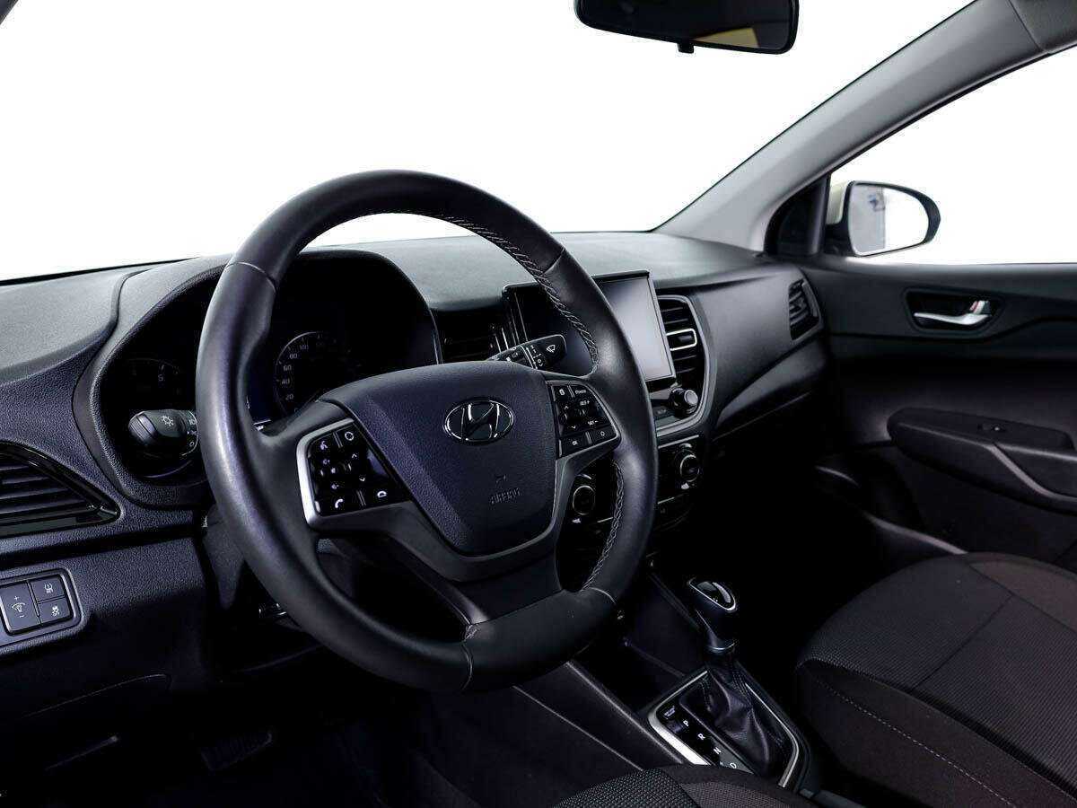 Купить Hyundai Solaris с пробегом. Фото: #9