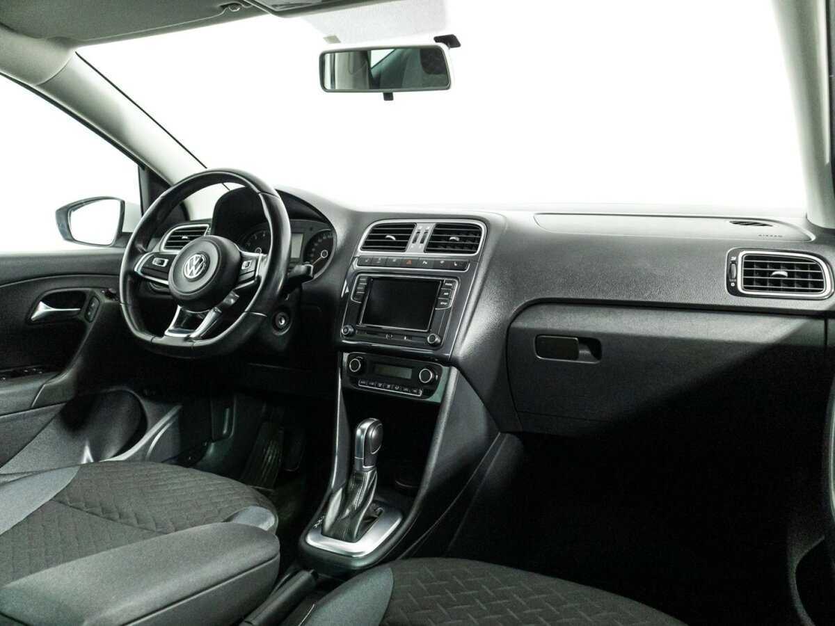 Купить Volkswagen Polo с пробегом. Фото: #8