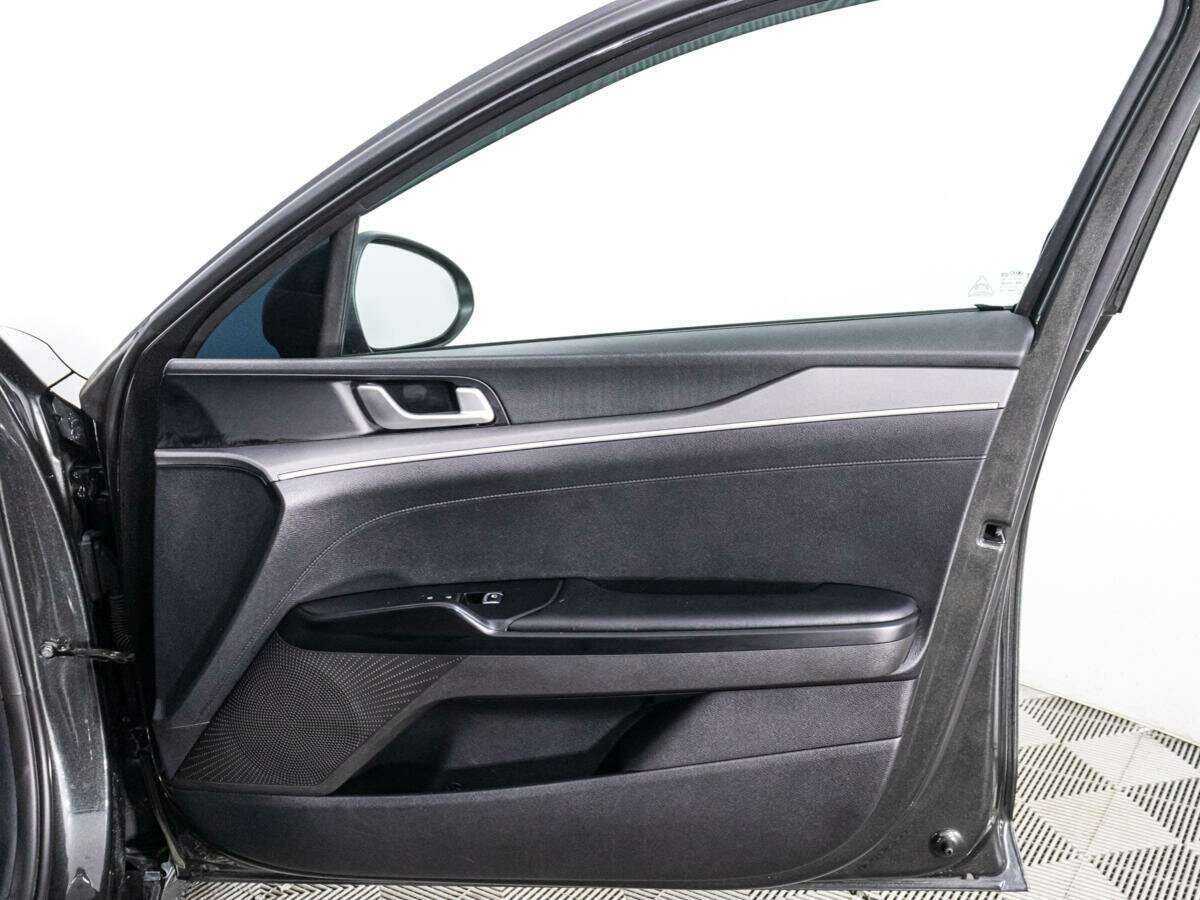 Купить Kia K5 с пробегом. Фото: #26