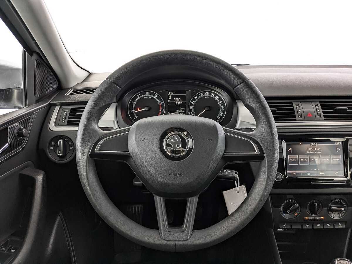 Купить Skoda Rapid с пробегом. Фото: #17