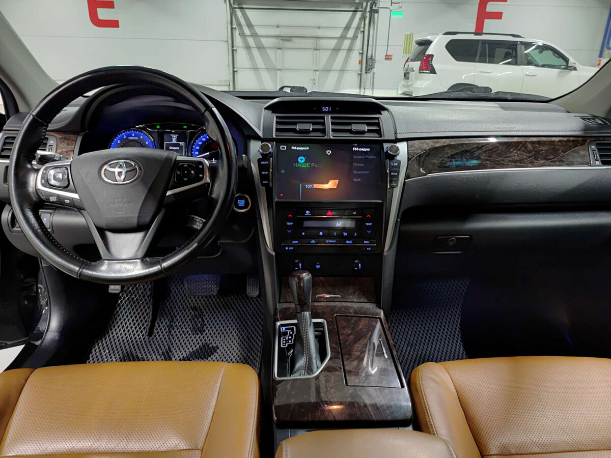Купить Toyota Camry с пробегом. Фото: #13