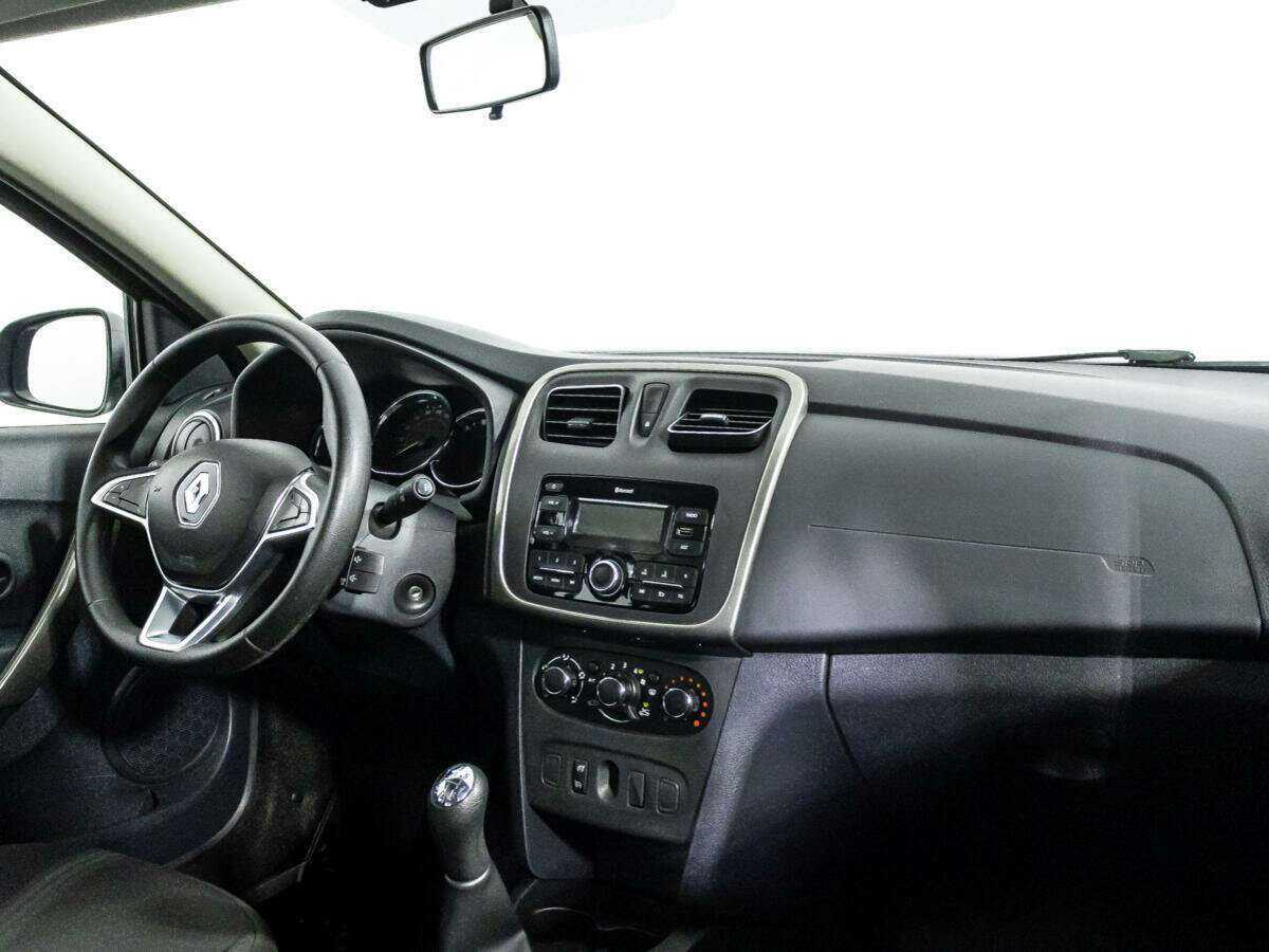 Купить Renault Sandero с пробегом. Фото: #8