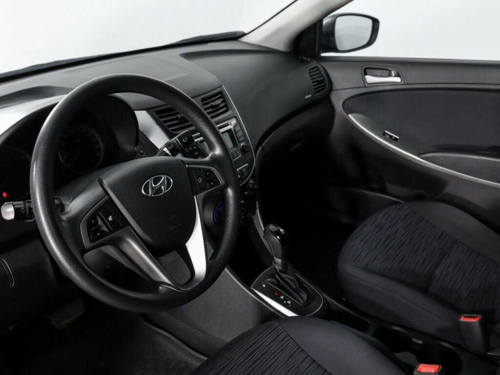 Купить Hyundai Solaris с пробегом. Фото: #8