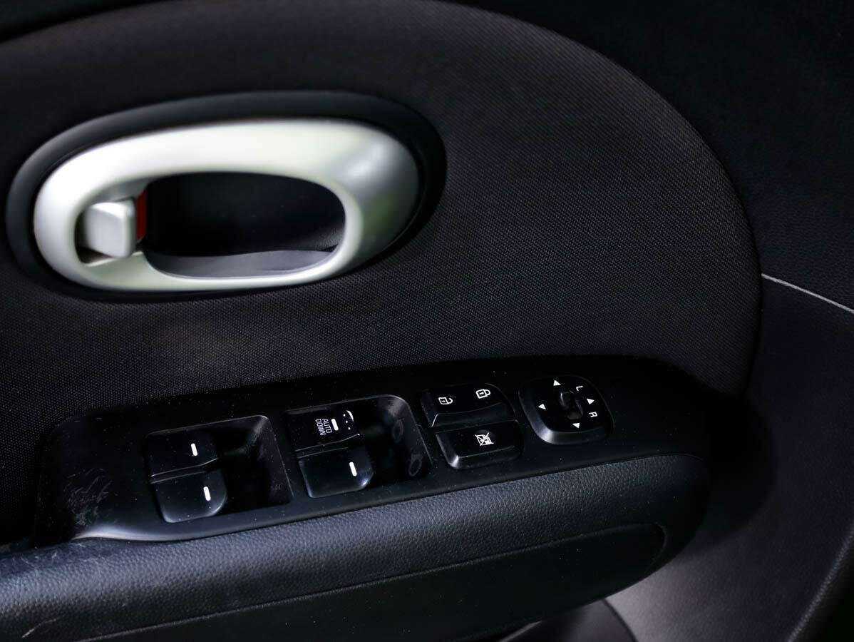 Купить Kia Soul с пробегом. Фото: #10