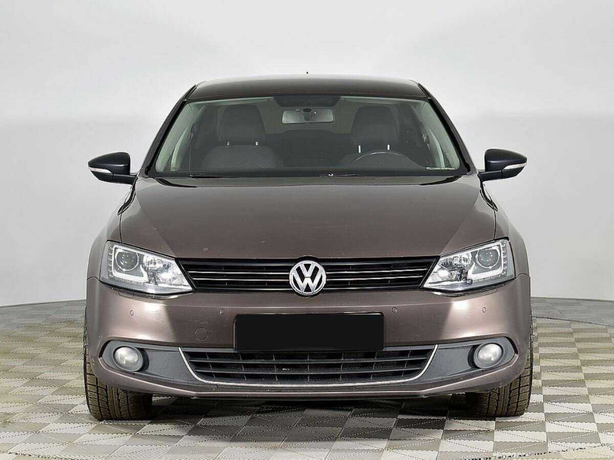 Купить Volkswagen Jetta с пробегом. Фото: #2