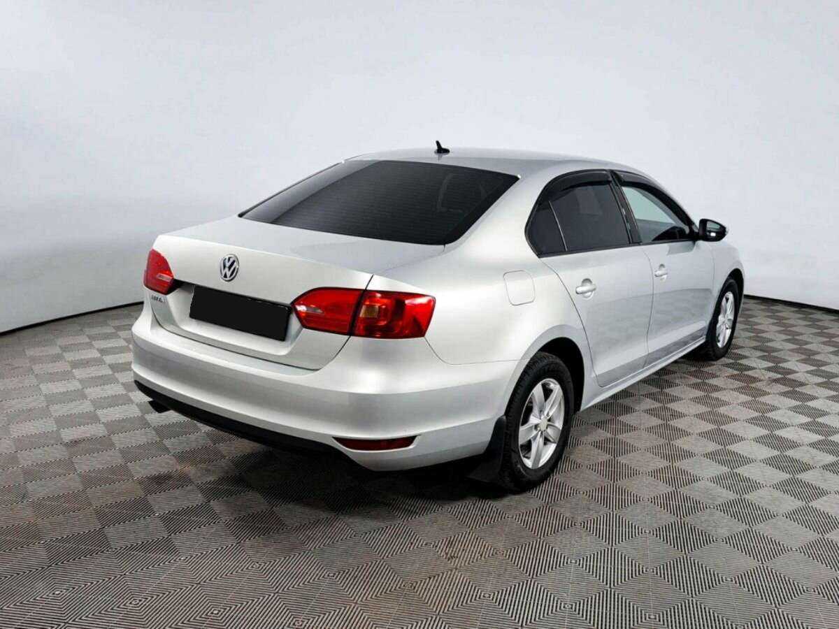 Купить Volkswagen Jetta с пробегом. Фото: #4