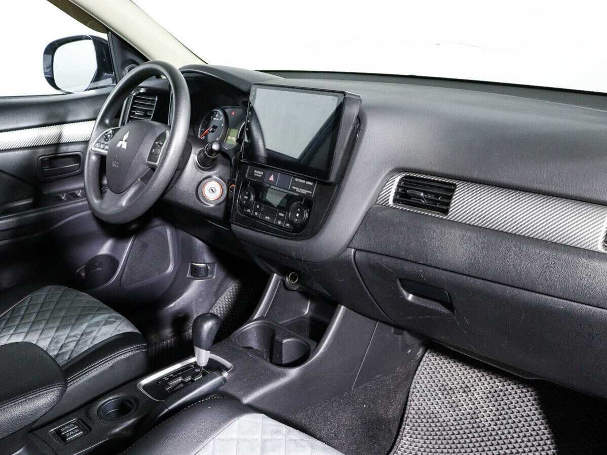 Купить Mitsubishi Outlander с пробегом. Фото: #8