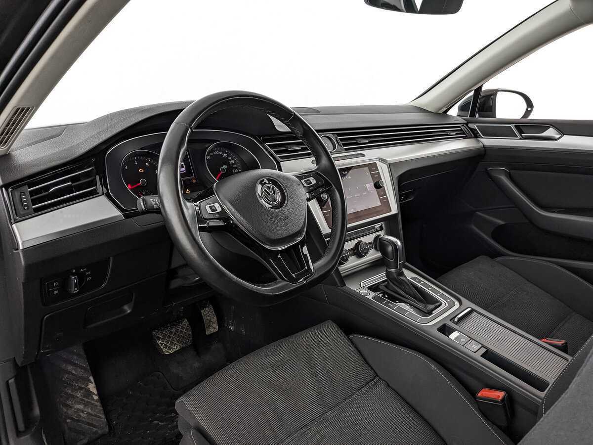Купить Volkswagen Passat с пробегом. Фото: #10