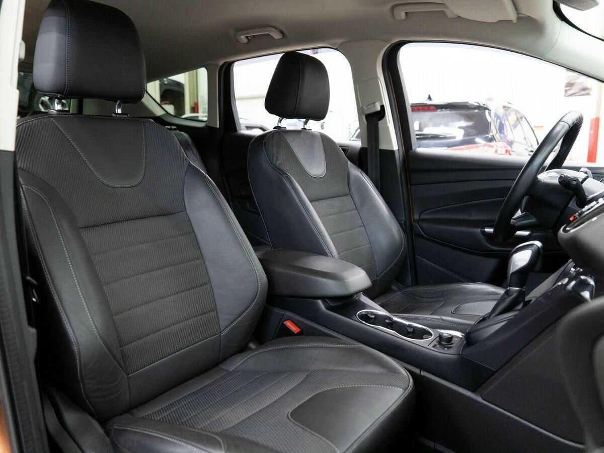 Купить Ford Kuga с пробегом. Фото: #8