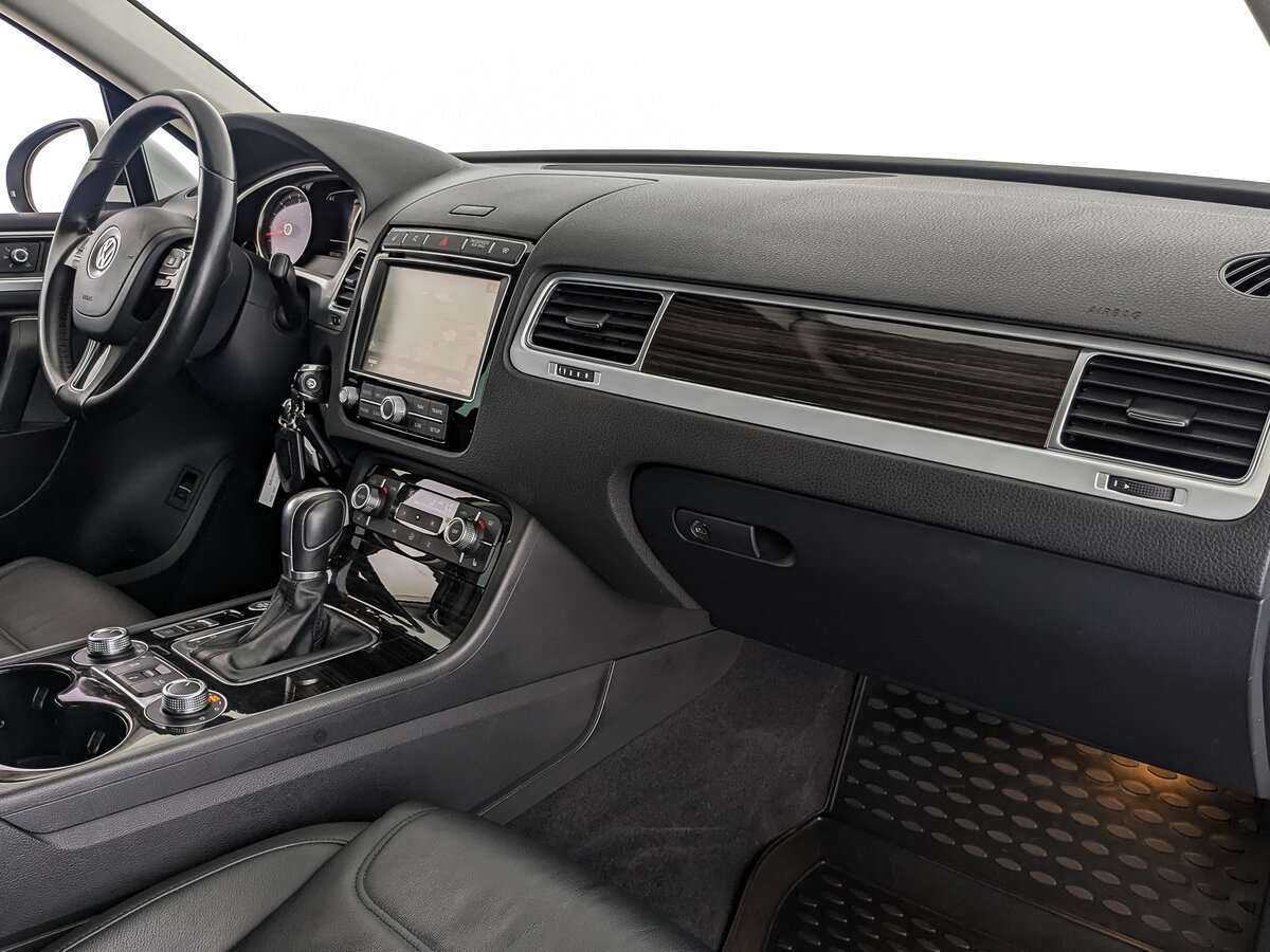 Купить Volkswagen Touareg с пробегом. Фото: #12