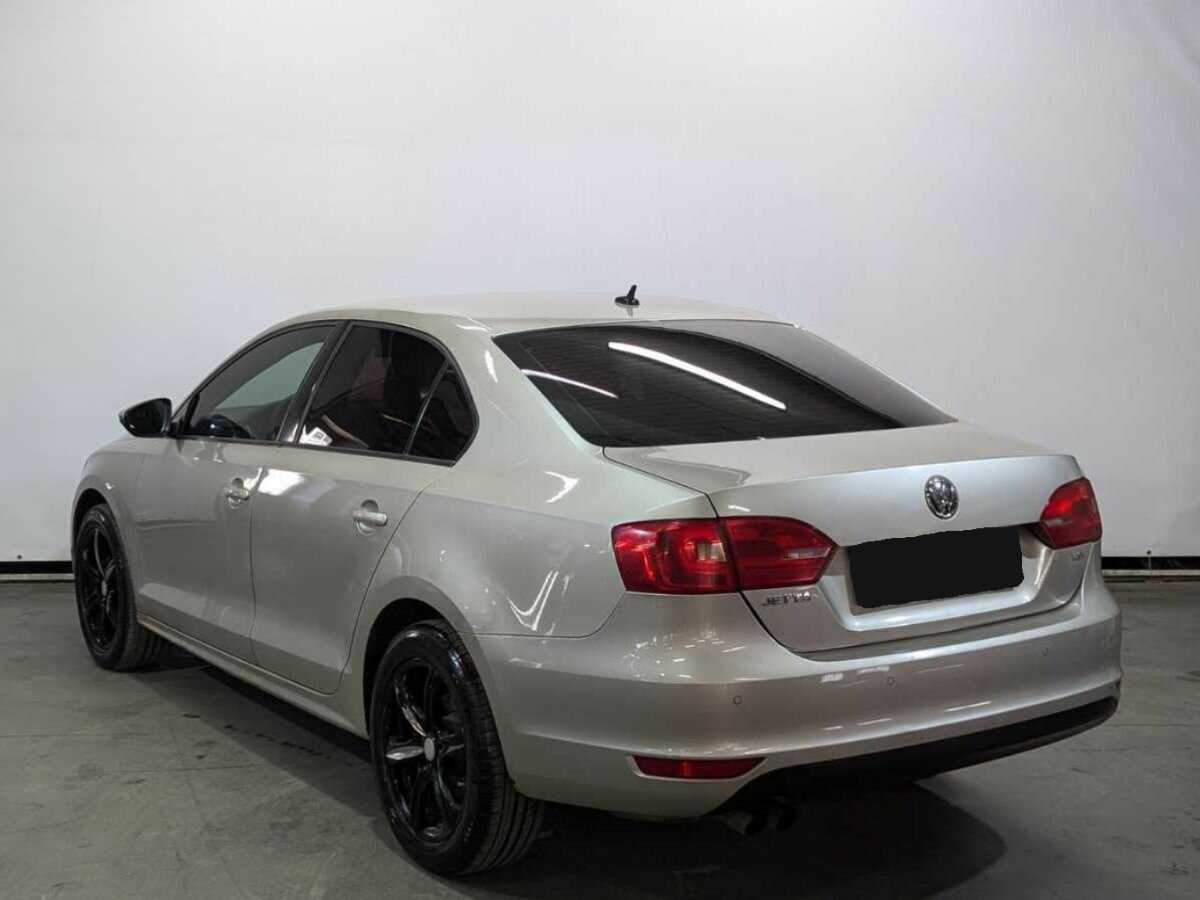 Купить Volkswagen Jetta с пробегом. Фото: #5