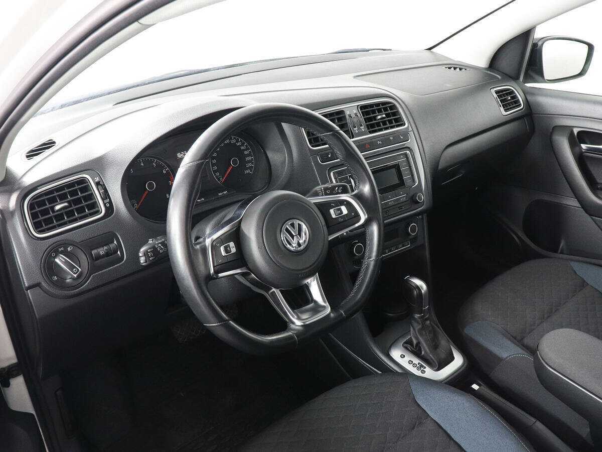 Купить Volkswagen Polo с пробегом. Фото: #8