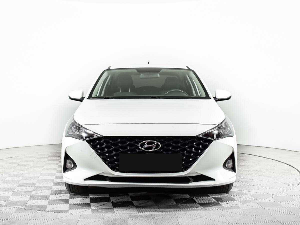 Купить Hyundai Solaris с пробегом. Фото: #1