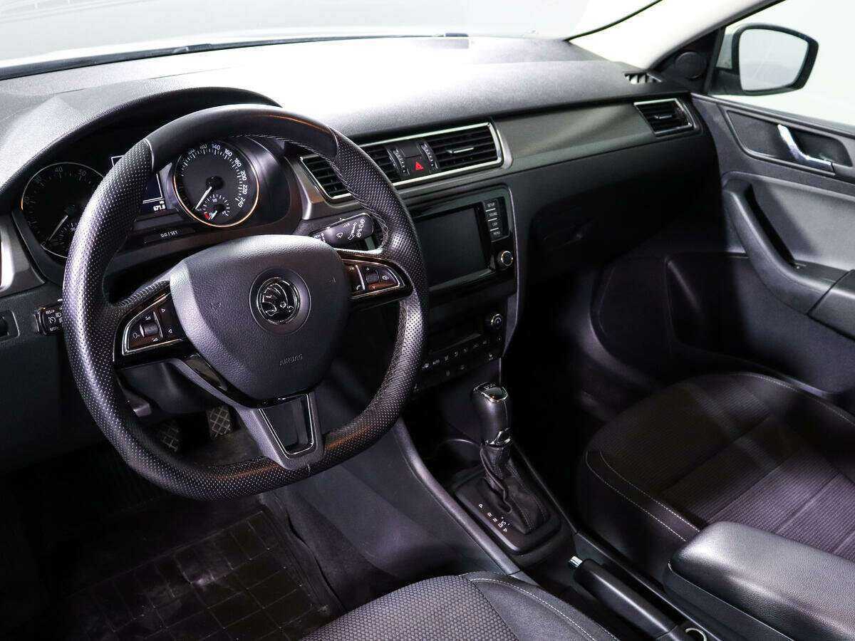 Купить Skoda Rapid с пробегом. Фото: #11