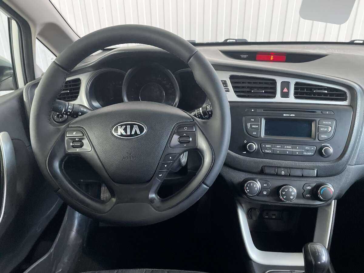 Купить Kia Ceed с пробегом. Фото: #9