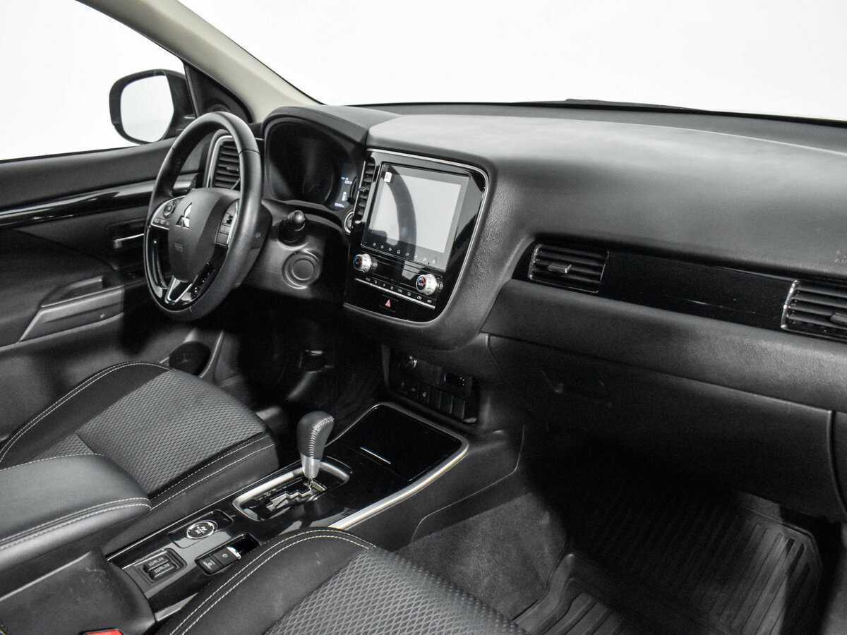 Купить Mitsubishi Outlander с пробегом. Фото: #13