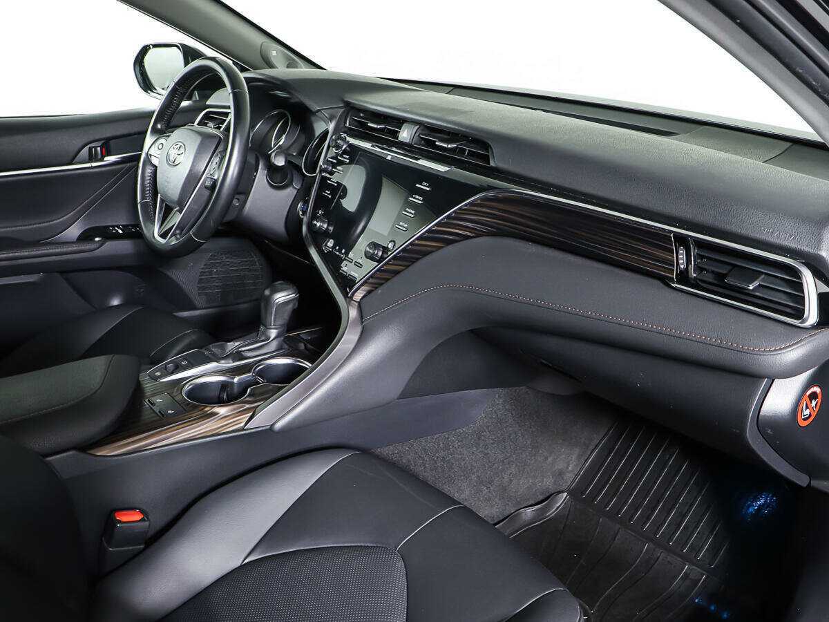 Купить Toyota Camry с пробегом. Фото: #8
