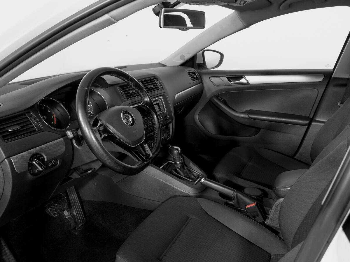 Купить Volkswagen Jetta с пробегом. Фото: #14