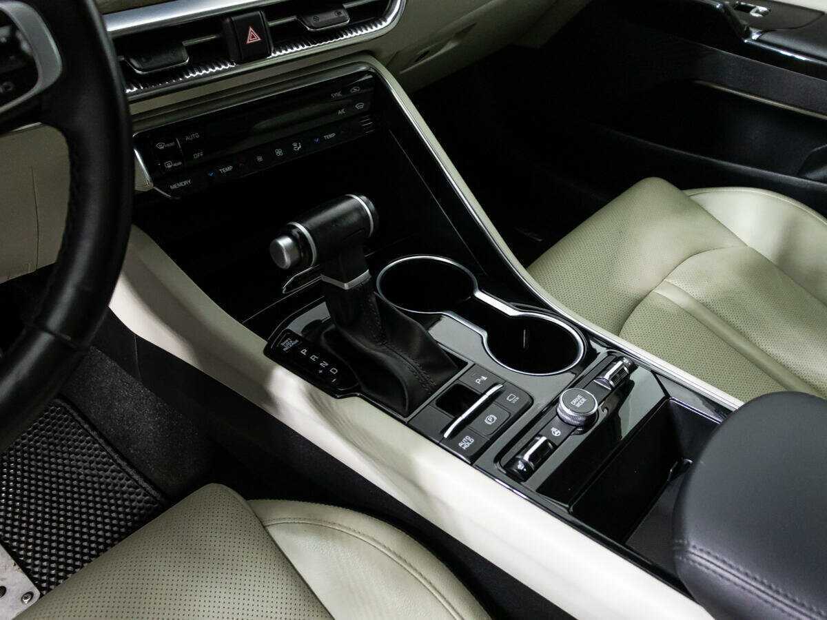 Купить Kia K5 с пробегом. Фото: #17