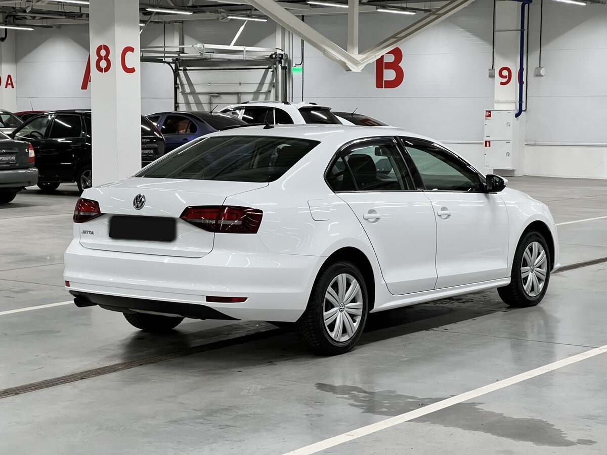 Купить Volkswagen Jetta с пробегом. Фото: #4