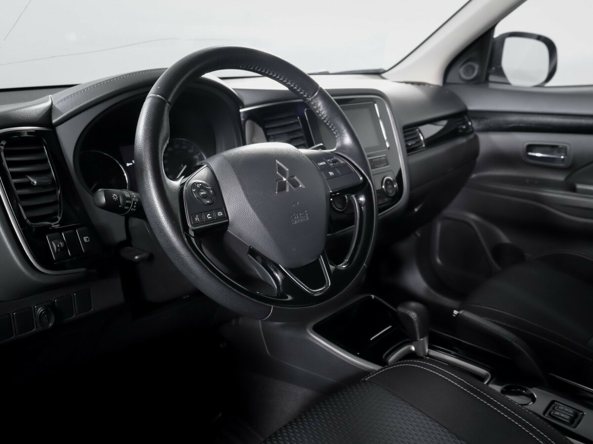 Купить Mitsubishi Outlander с пробегом. Фото: #13