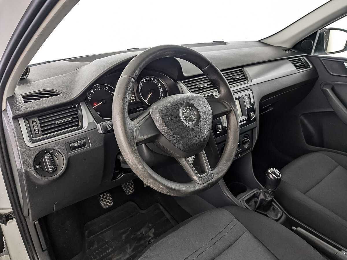 Купить Skoda Rapid с пробегом. Фото: #12