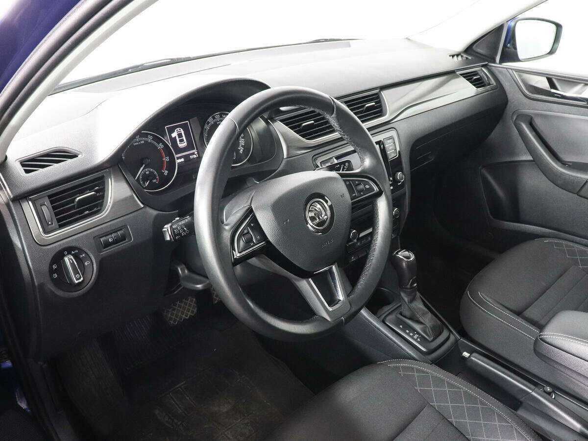 Купить Skoda Rapid с пробегом. Фото: #8
