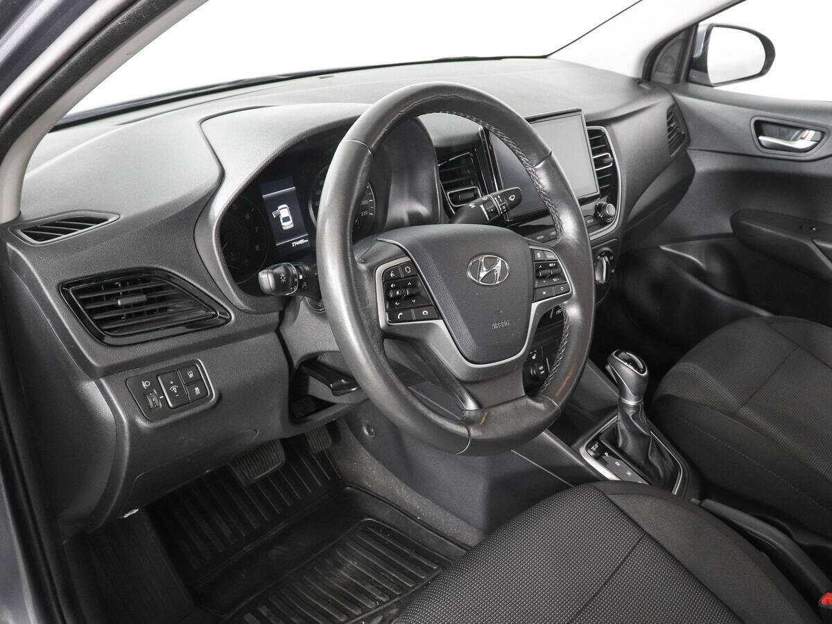 Купить Hyundai Solaris с пробегом. Фото: #8