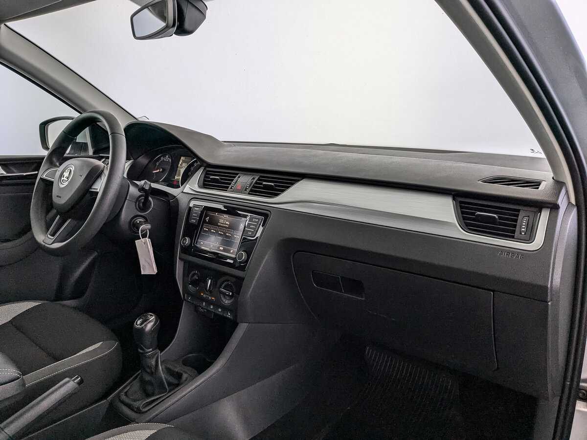 Купить Skoda Rapid с пробегом. Фото: #8