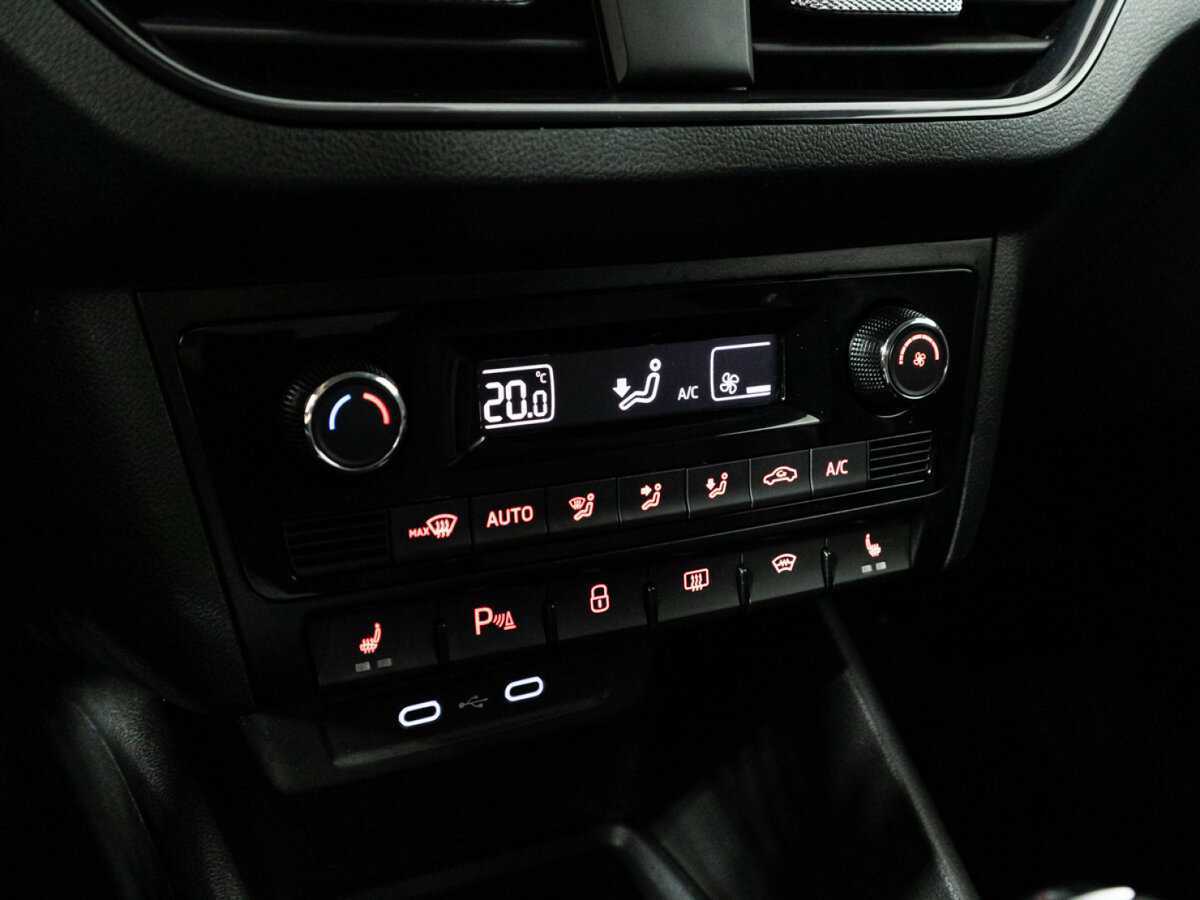 Купить Volkswagen Polo с пробегом. Фото: #17