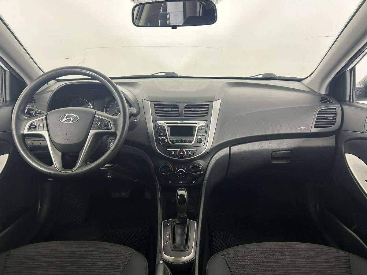 Купить Hyundai Solaris с пробегом. Фото: #6