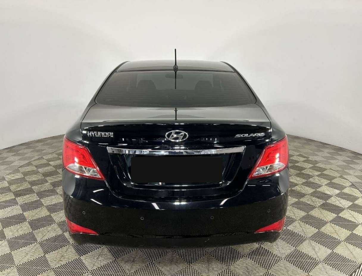 Купить Hyundai Solaris с пробегом. Фото: #2