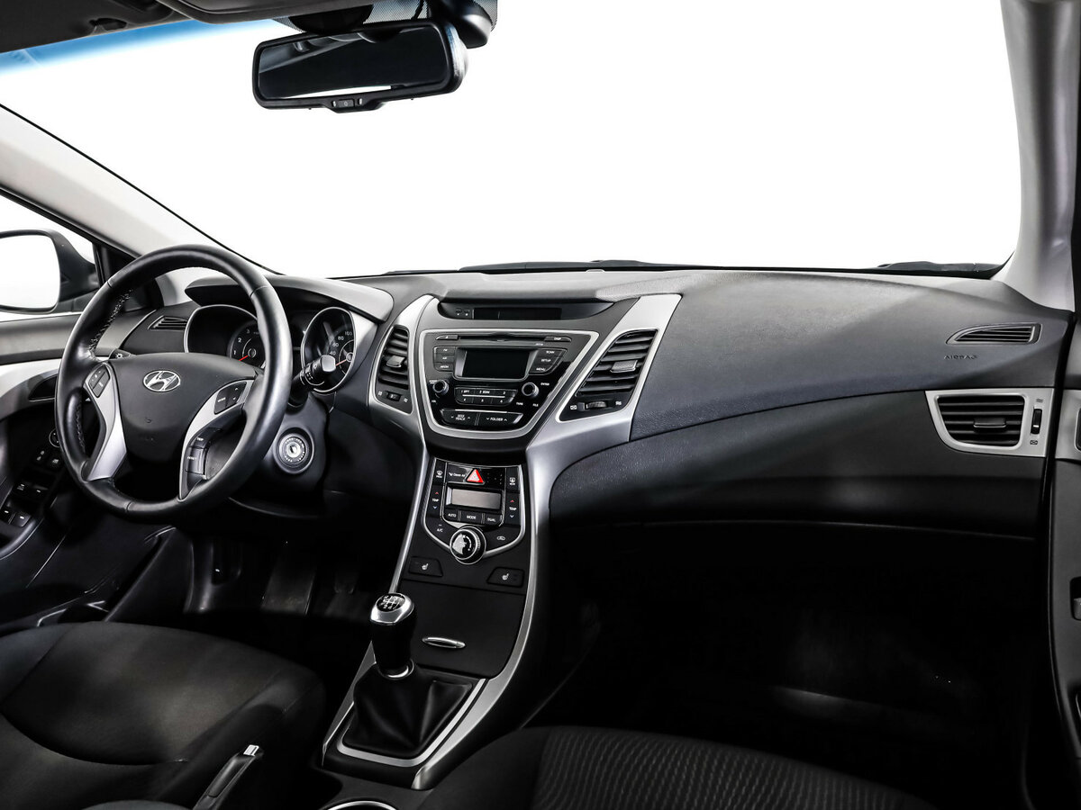 Купить Hyundai Elantra с пробегом. Фото: #6