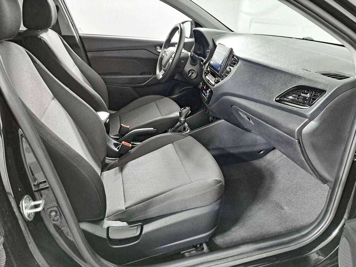 Купить Hyundai Solaris с пробегом. Фото: #8
