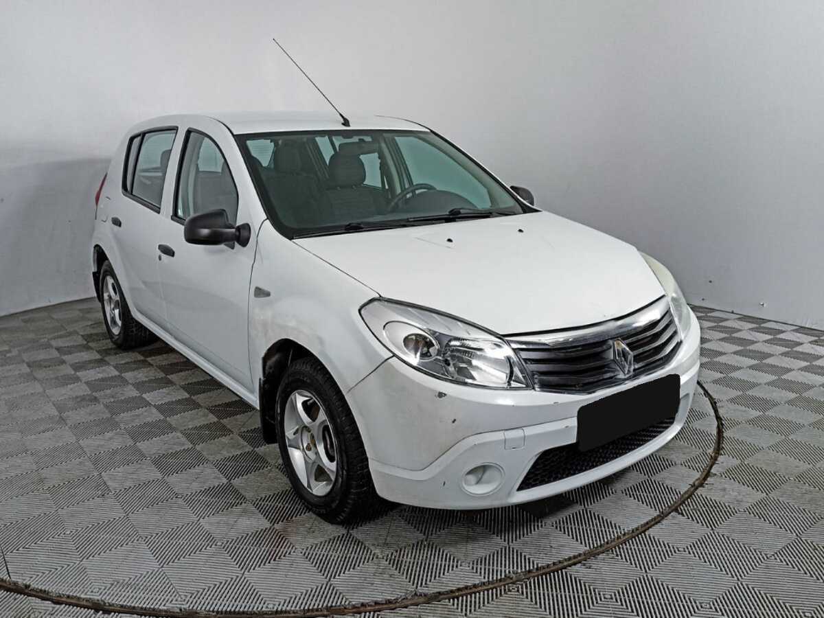Купить Renault Sandero с пробегом. Фото: #2