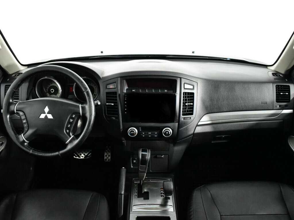 Купить Mitsubishi Pajero с пробегом. Фото: #11