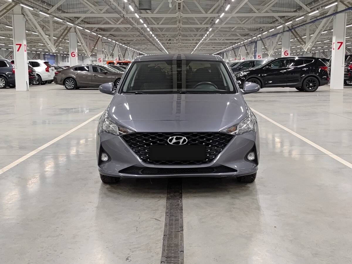 Купить Hyundai Solaris с пробегом. Фото: #1