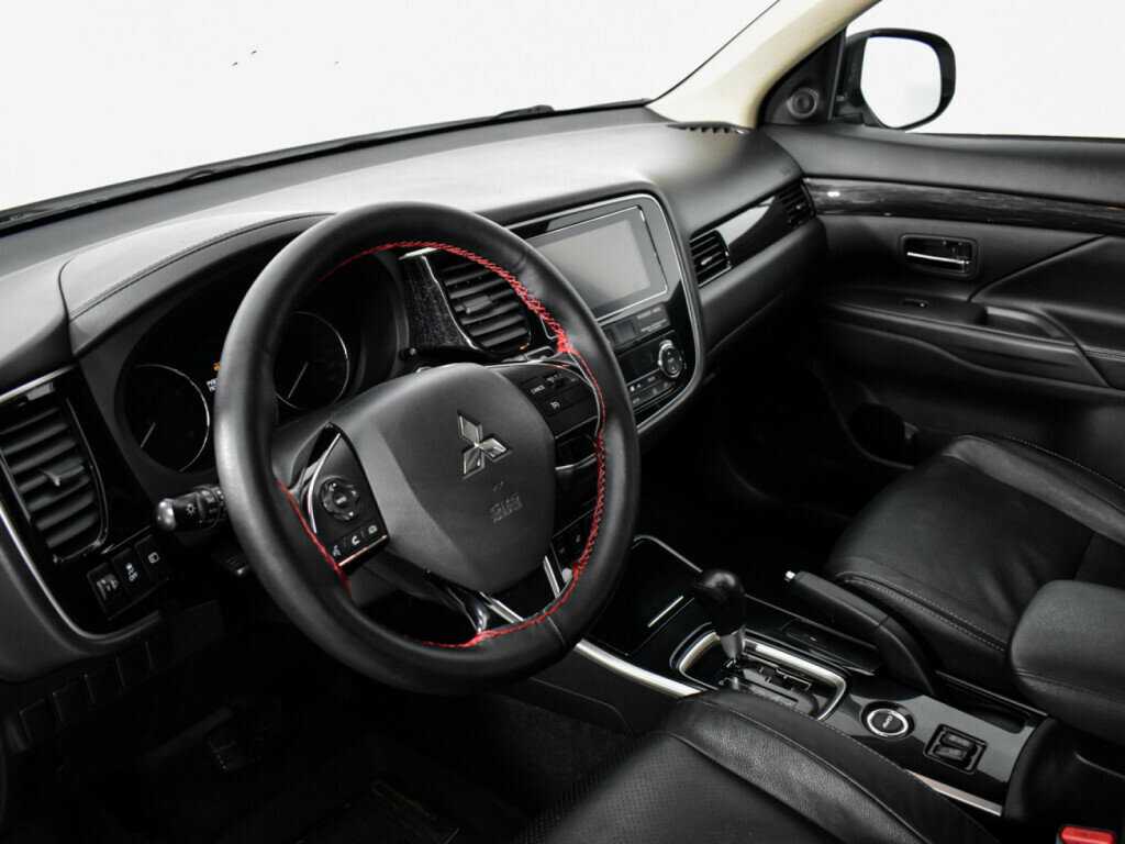 Купить Mitsubishi Outlander с пробегом. Фото: #8