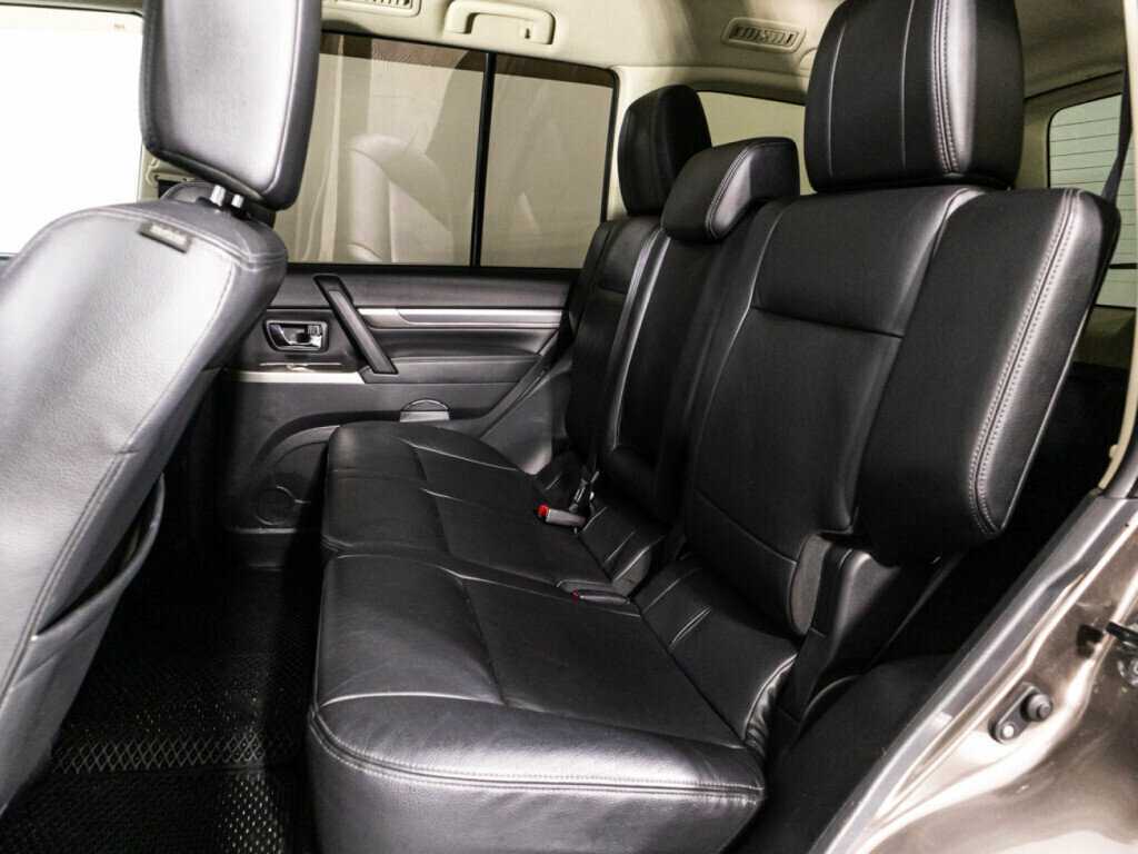 Купить Mitsubishi Pajero с пробегом. Фото: #9
