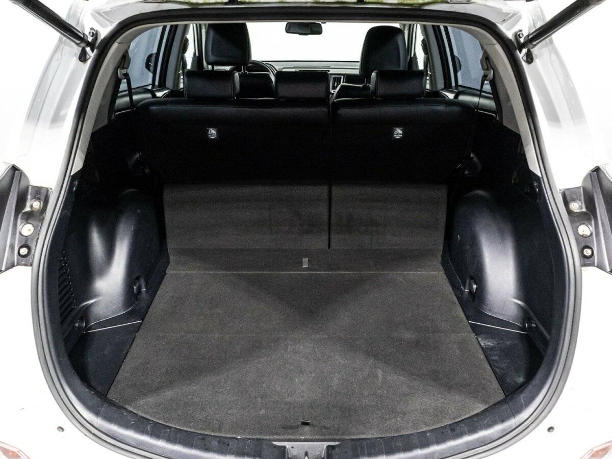 Купить Toyota RAV4 с пробегом. Фото: #11
