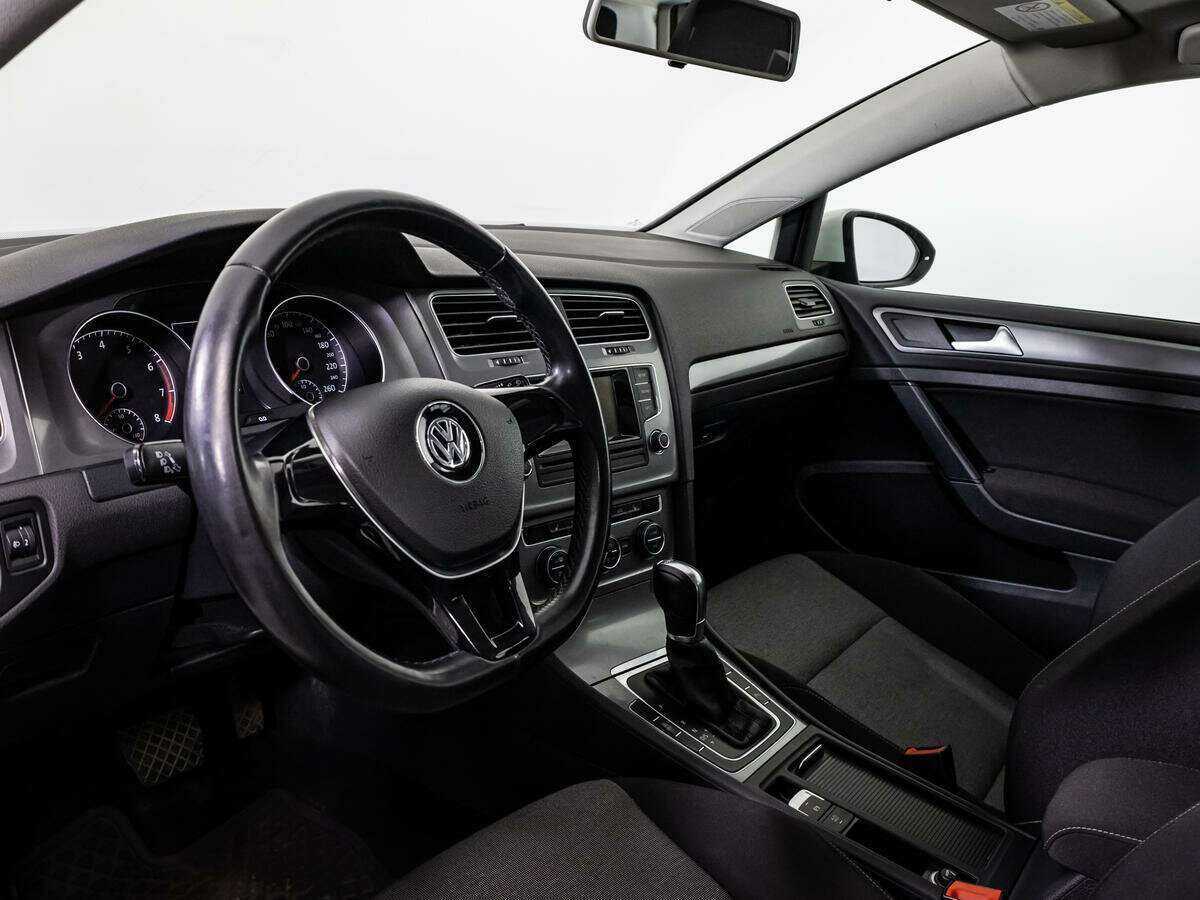Купить Volkswagen Golf с пробегом. Фото: #10