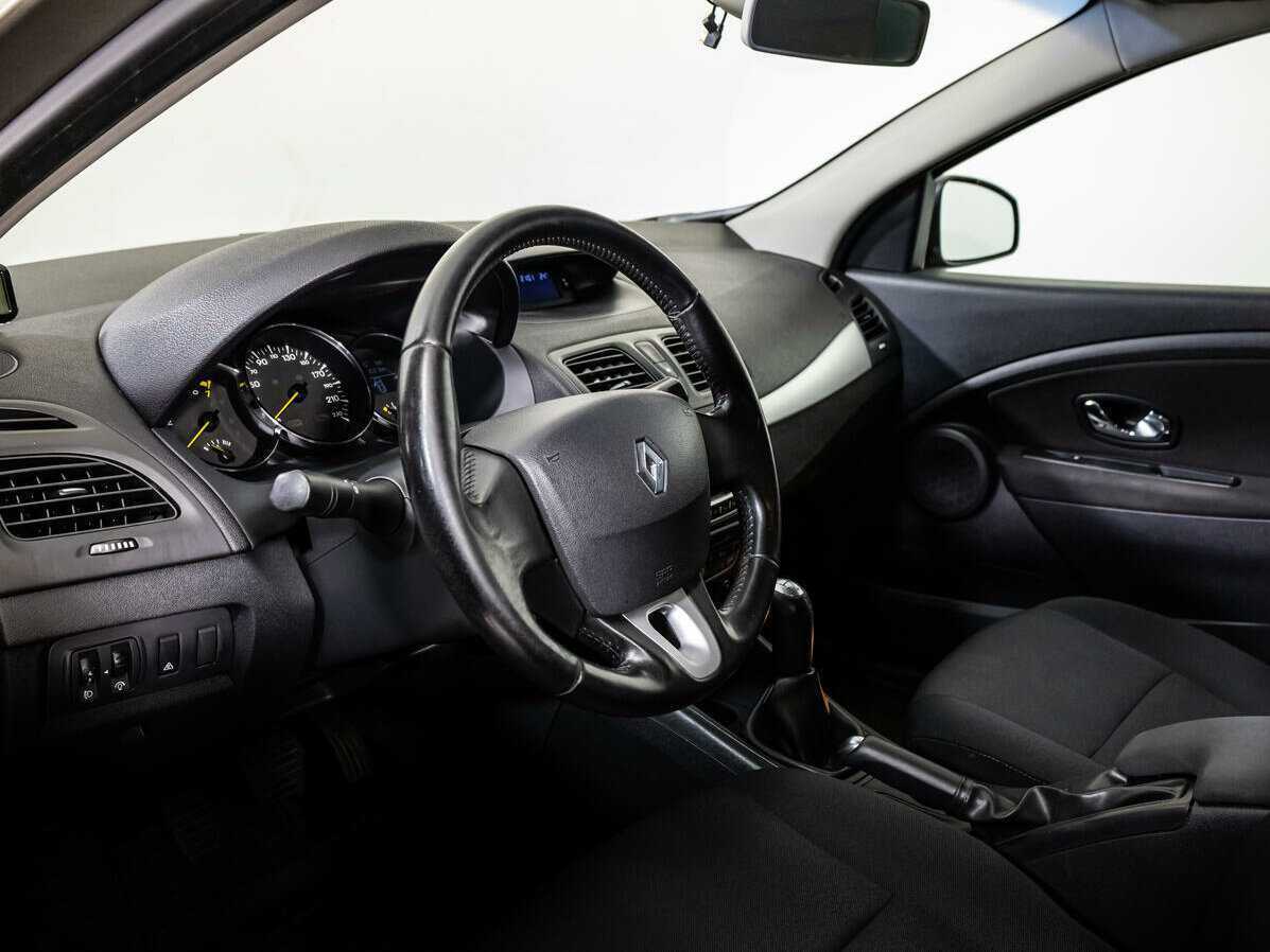 Купить Renault Megane с пробегом. Фото: #10