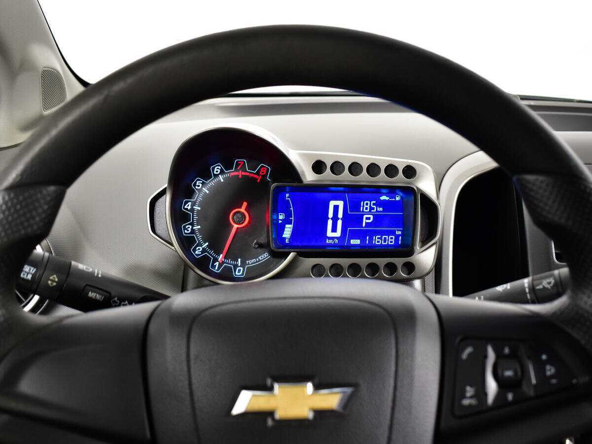 Купить Chevrolet Aveo с пробегом. Фото: #10
