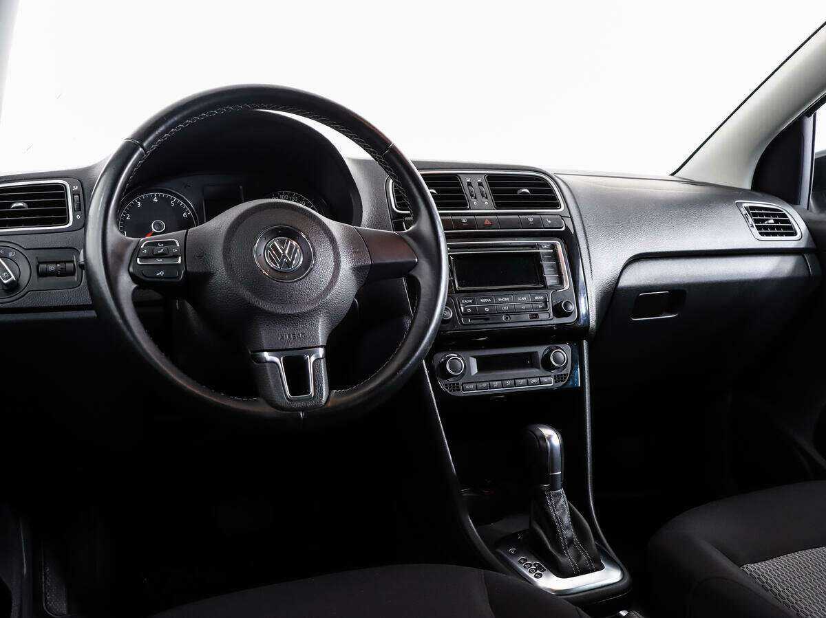 Купить Volkswagen Polo с пробегом. Фото: #10