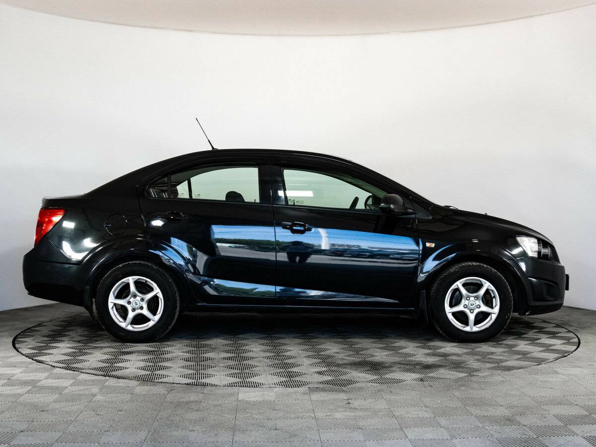 Купить Chevrolet Aveo с пробегом. Фото: #3