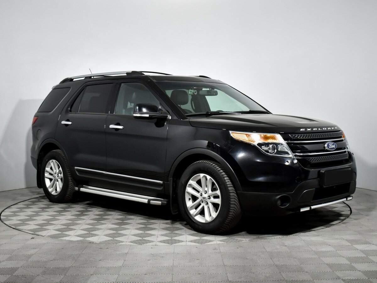 Купить Ford Explorer с пробегом. Фото: #2