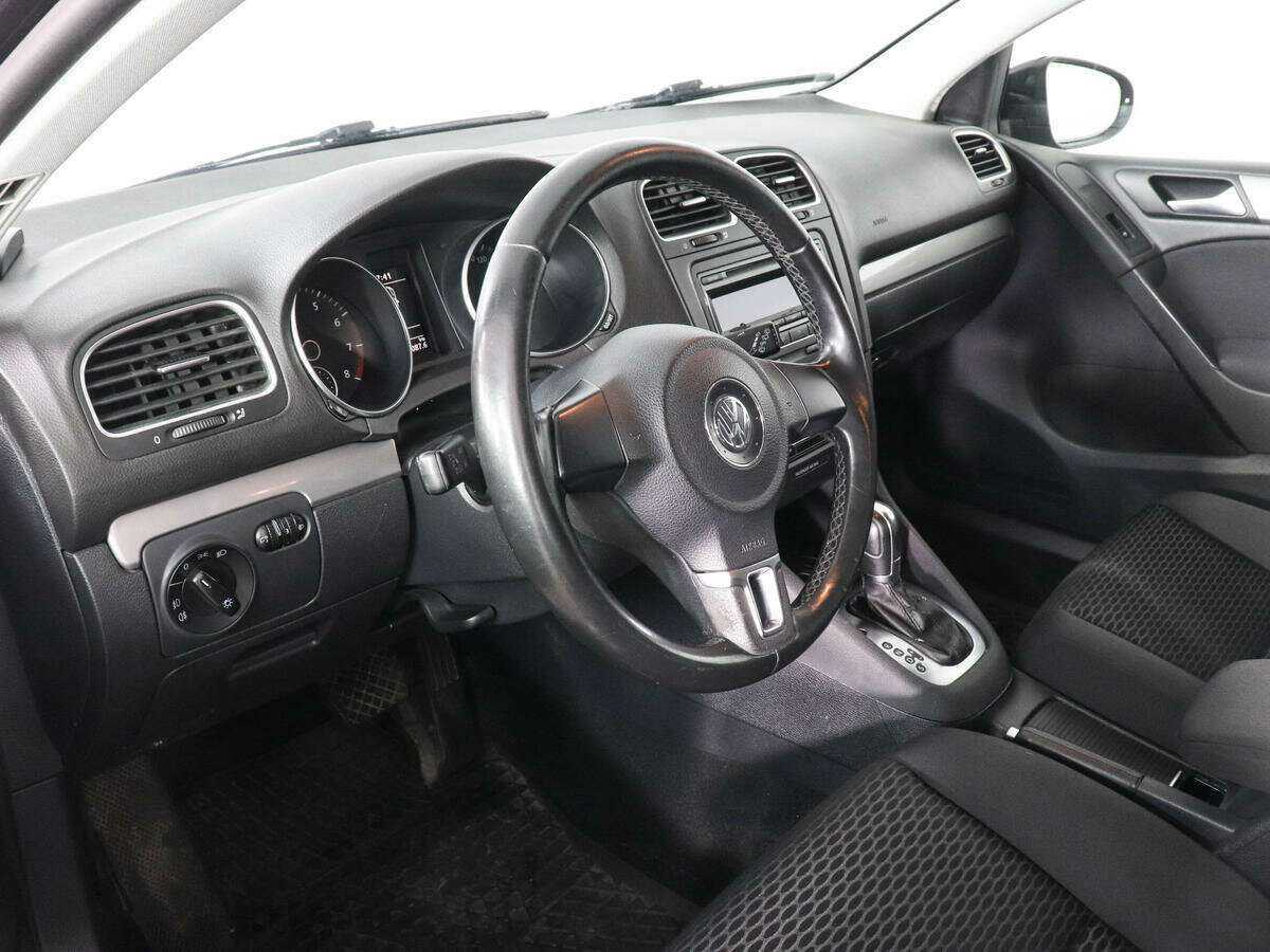 Купить Volkswagen Golf с пробегом. Фото: #4