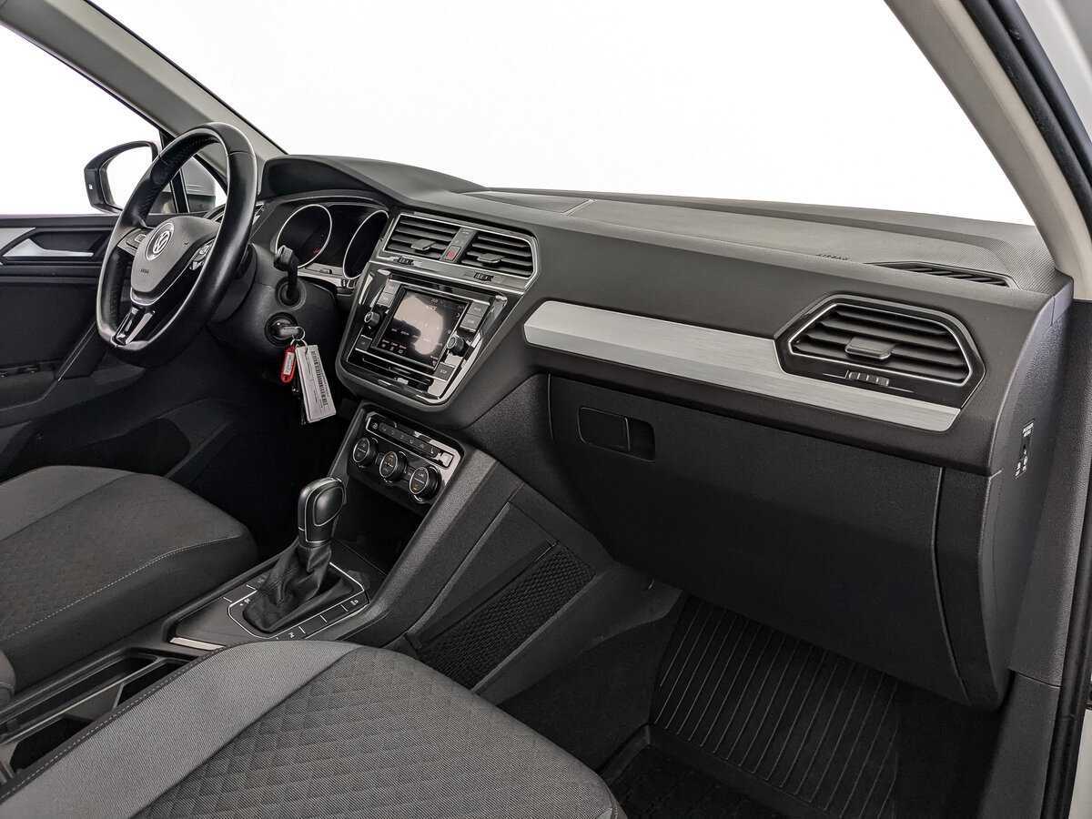 Купить Volkswagen Tiguan с пробегом. Фото: #8